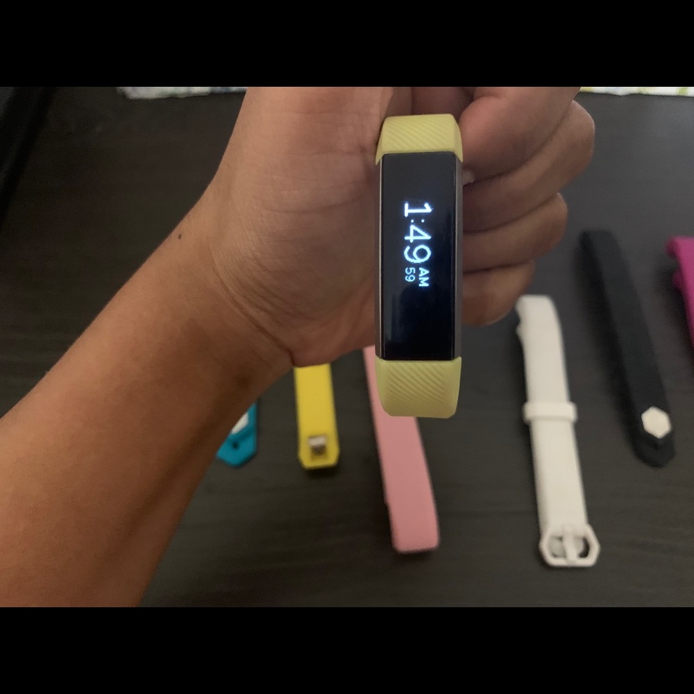 🛑sold 🛑Fitbit alta